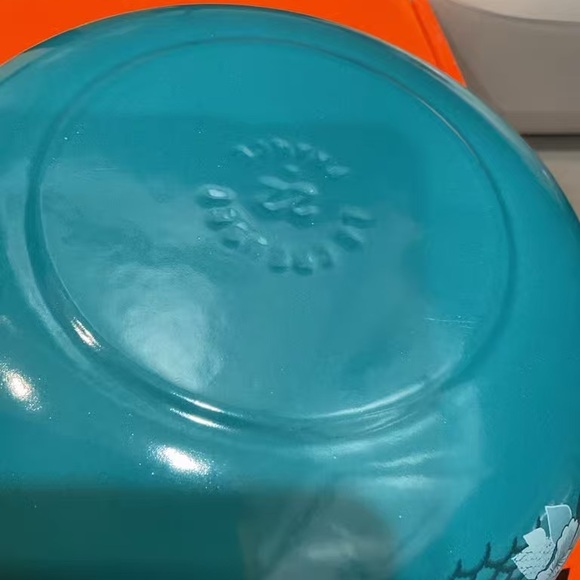 Le Creuset Aqua Dragon Cast Iron Dutch Oven - Picture 6 of 7